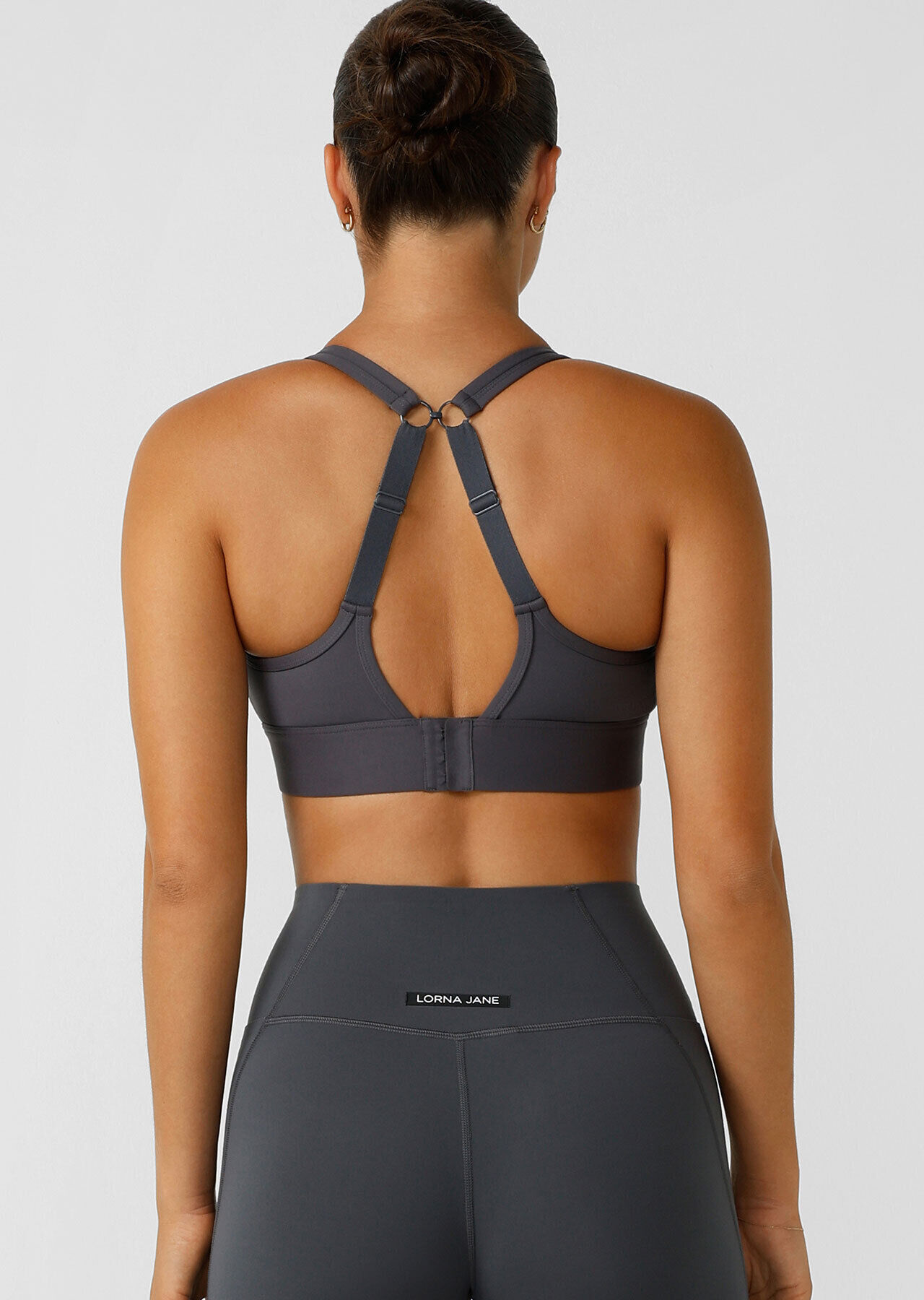 Amy Maximum Support Sports Bra - Titanium slider