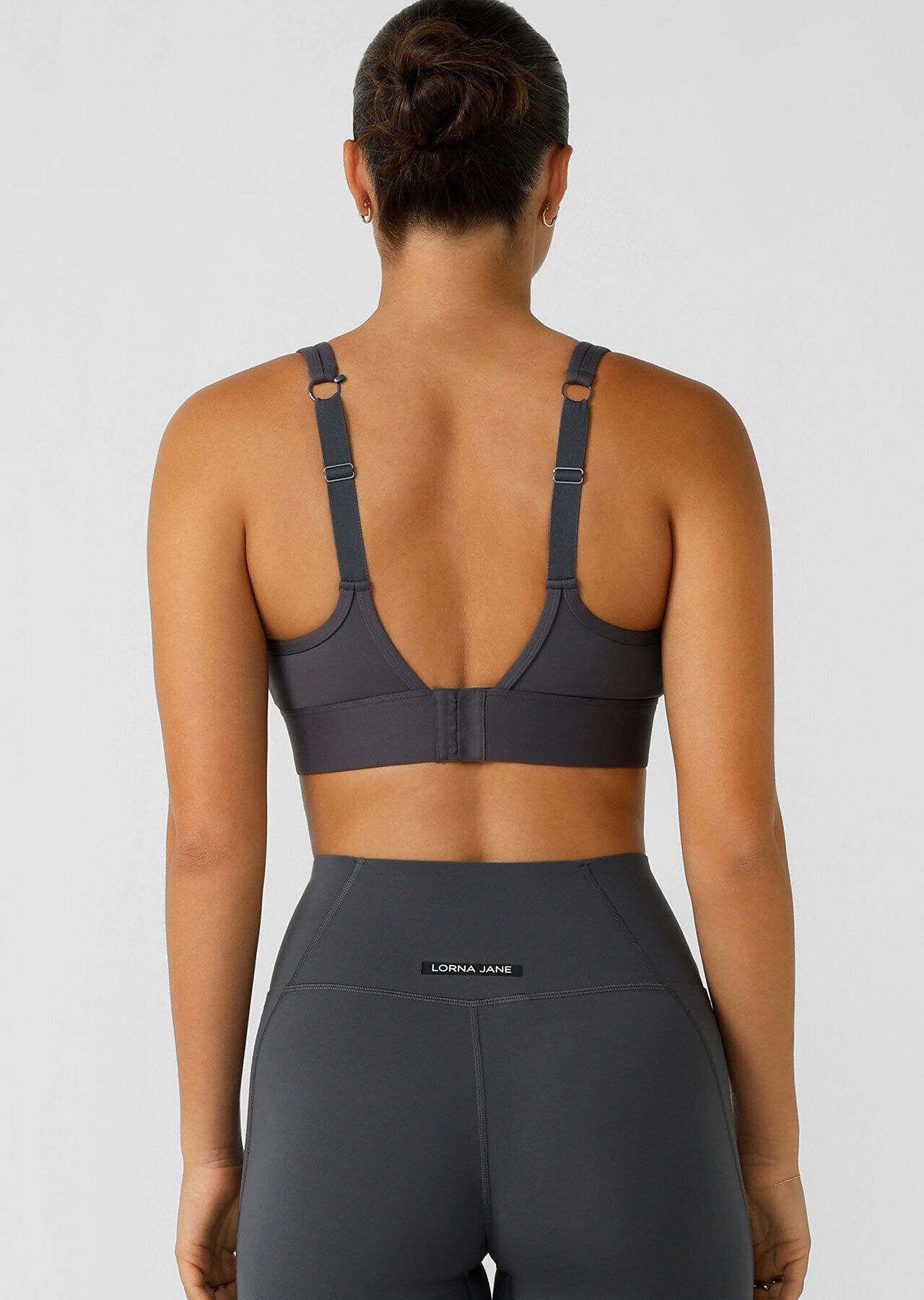 Amy Maximum Support Sports Bra - Titanium slider