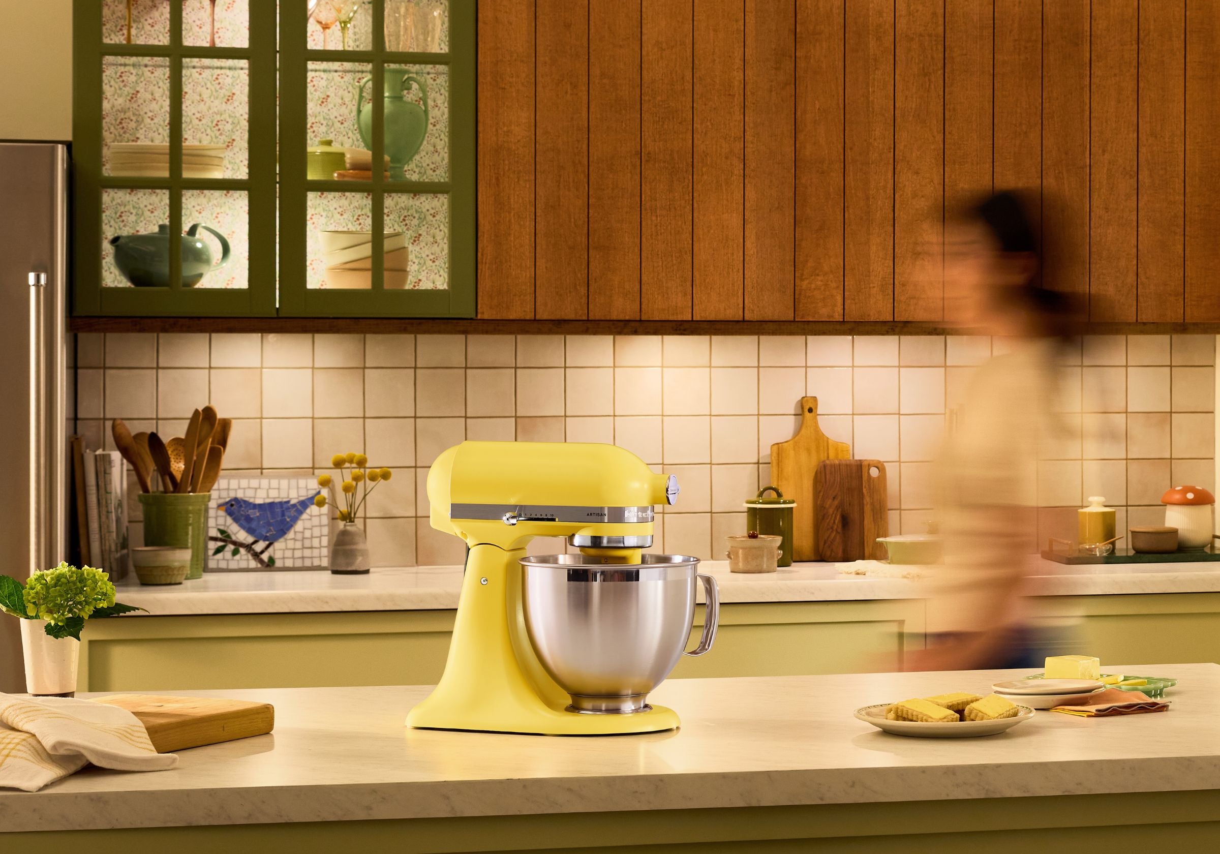 Artisan Tilt-Head Stand Mixer - Butter KSM195 slider