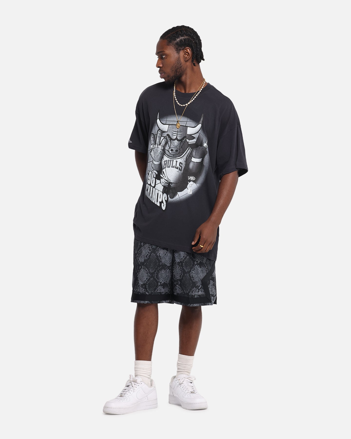 Chicago Bulls 4-Time Champions T-Shirt slider