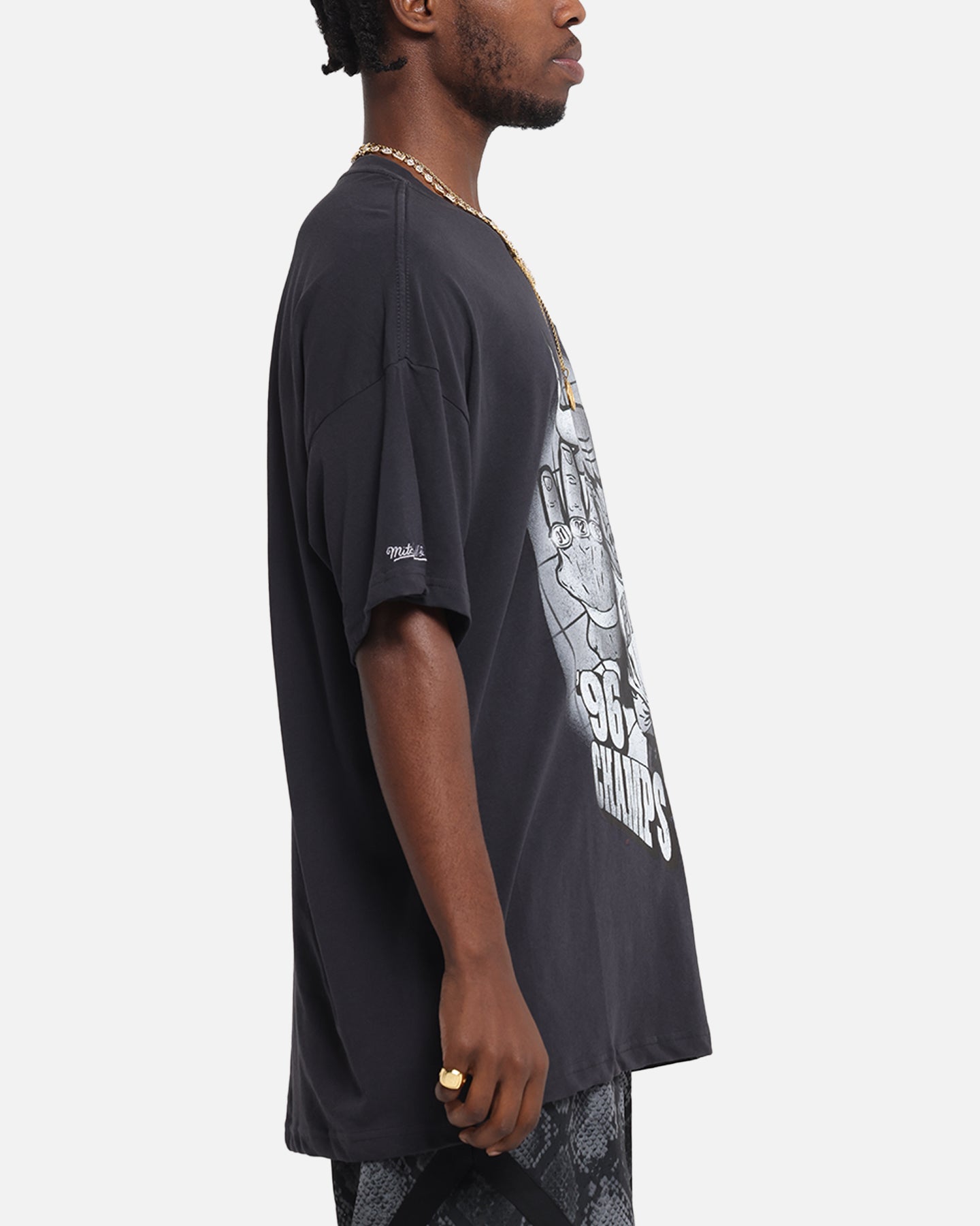 Chicago Bulls 4-Time Champions T-Shirt slider