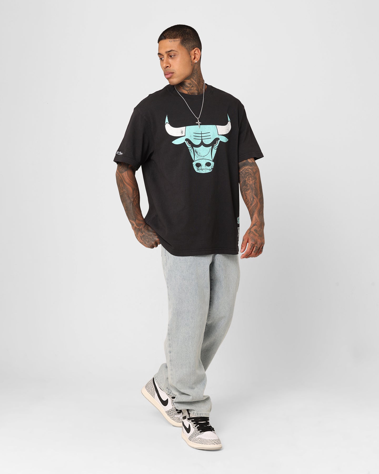 Chicago Bulls Ice Blue Logo T-Shirt slider