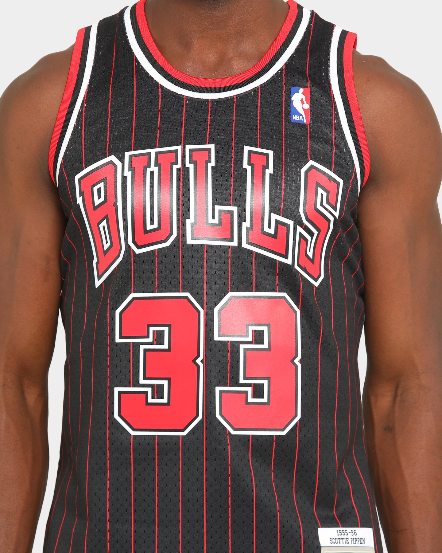 Chicago Bulls Scottie Pippen '95-'96 #33 Swingman Jersey slider