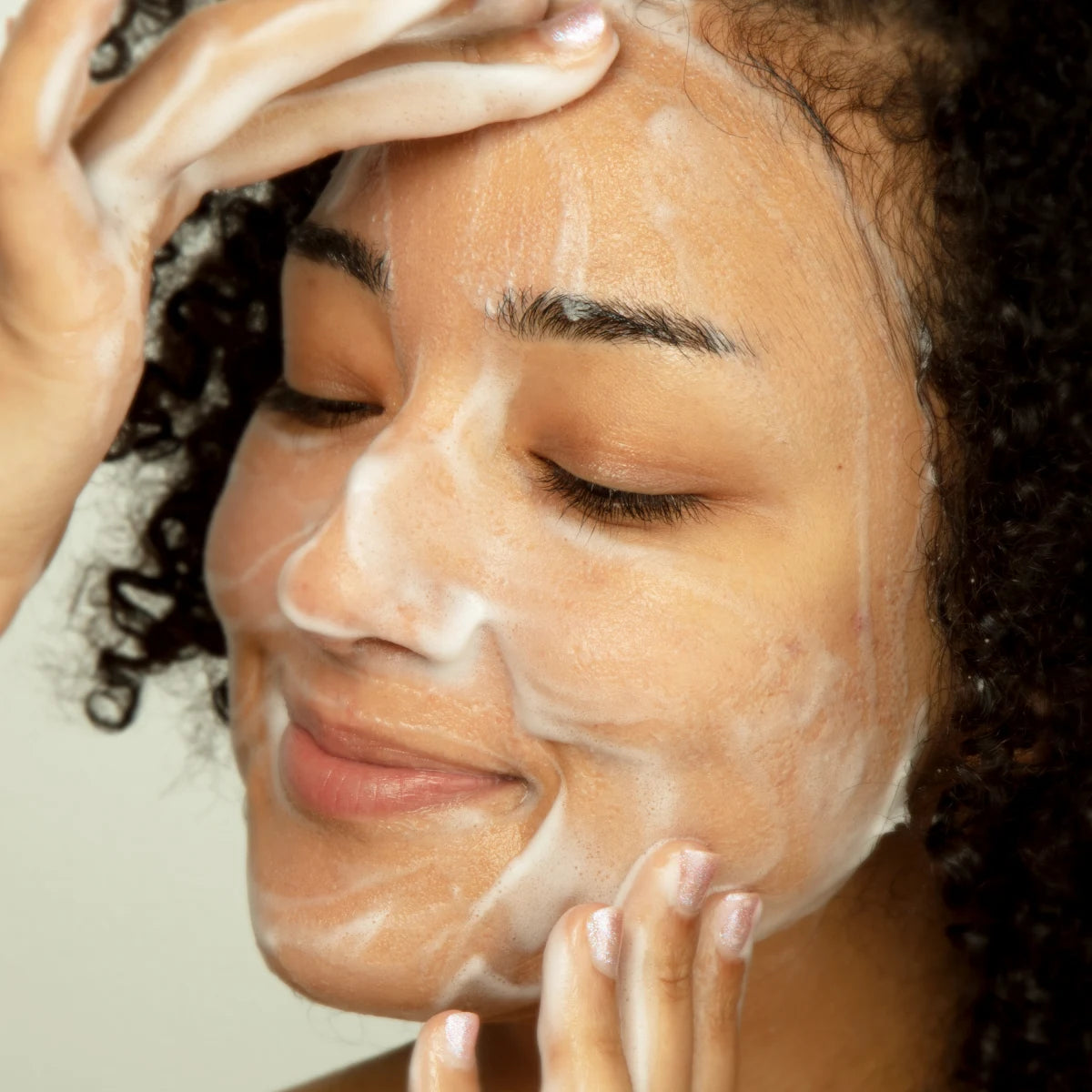 Cucumber Cloud Foam Cleanser slider