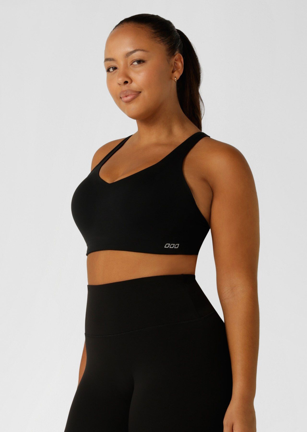 Curve Control Moulded Sports Bra - Black slider