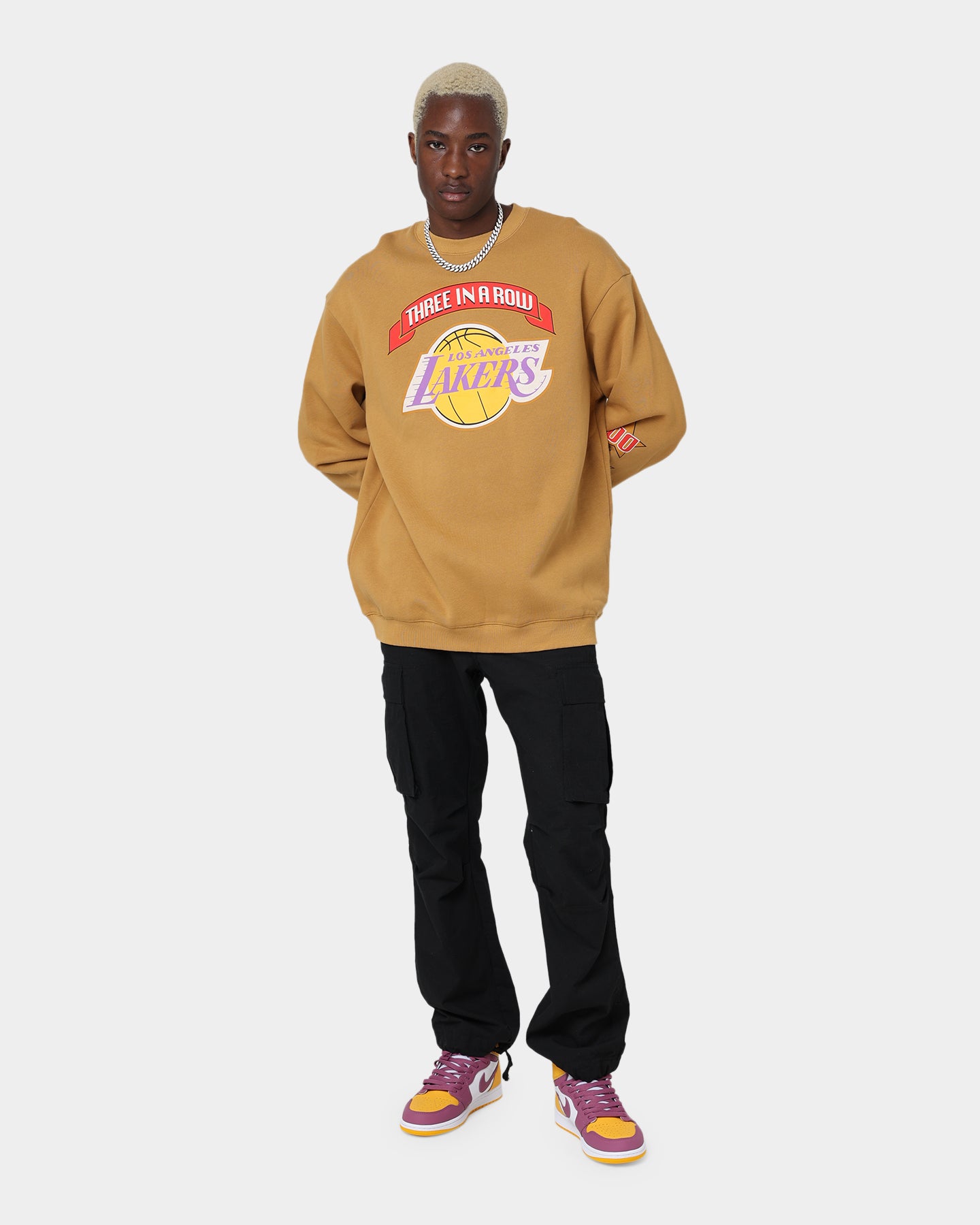 Los Angeles Lakers 3-Peat Crewneck slider