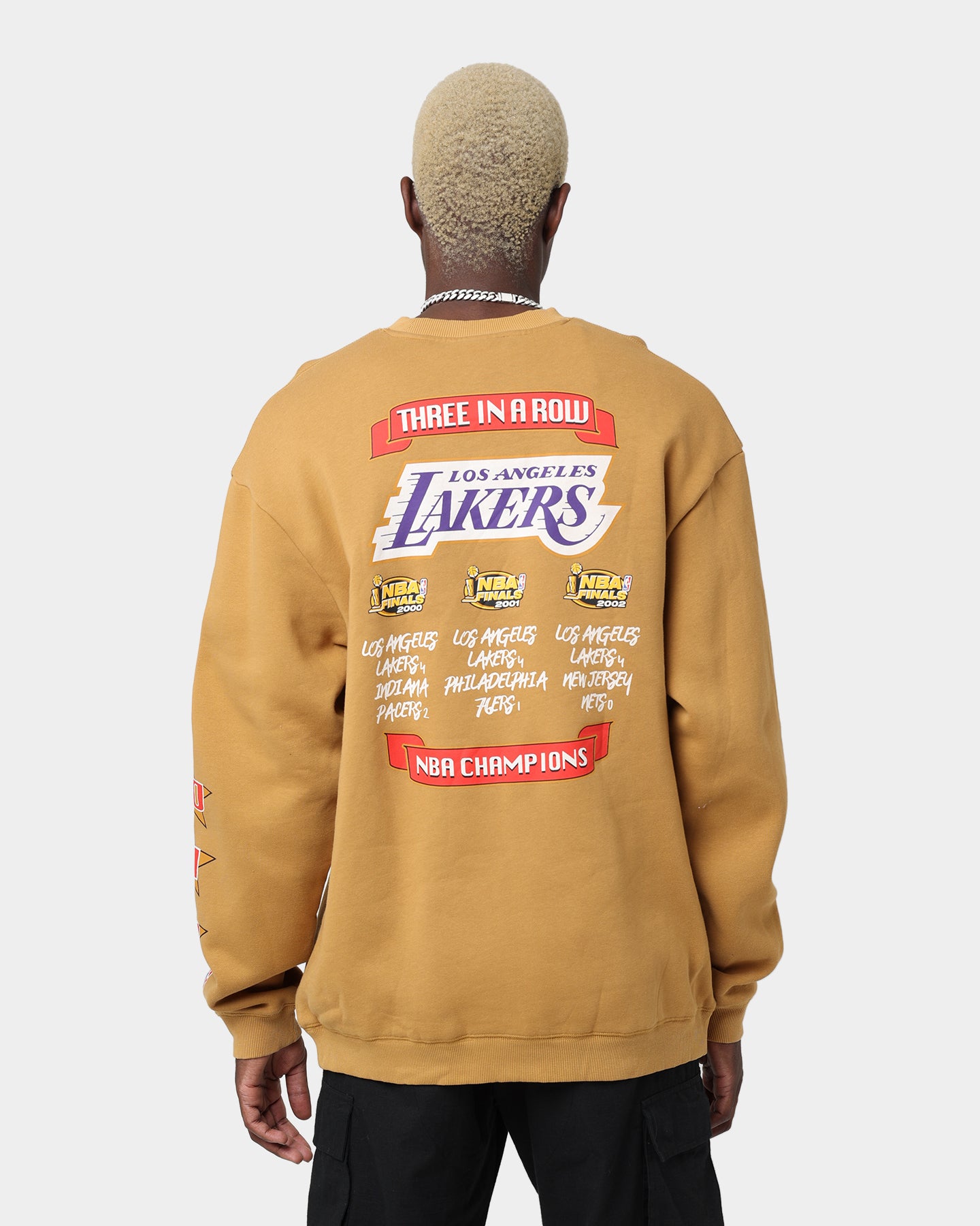 Los Angeles Lakers 3-Peat Crewneck slider