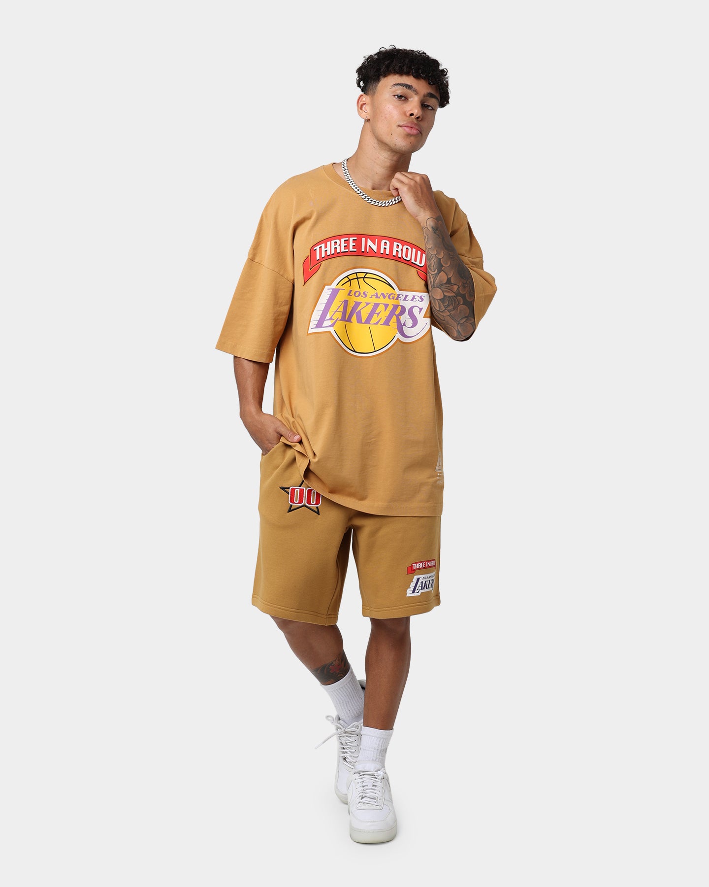 Los Angeles Lakers 3-Peat T-Shirt slider