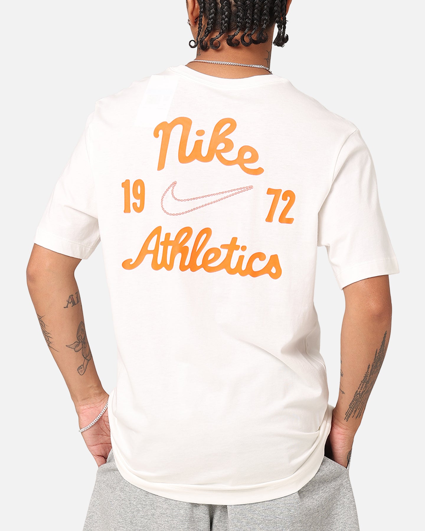 Sportswear Club Essential T-Shirt slider