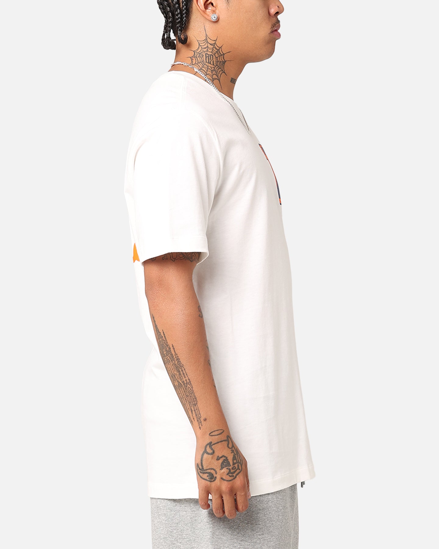 Sportswear Club Essential T-Shirt slider