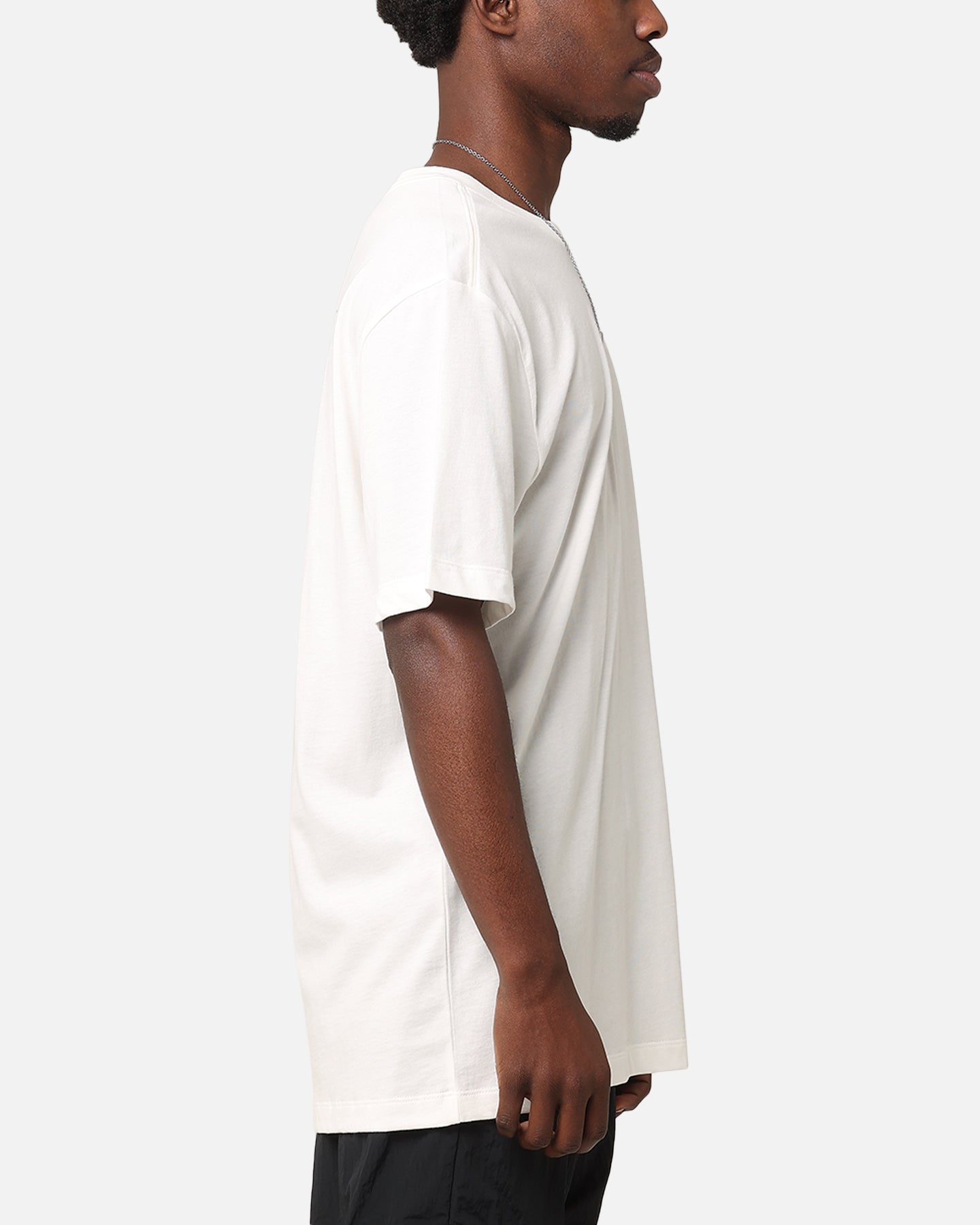 Sportswear Essential Club T-Shirt slider