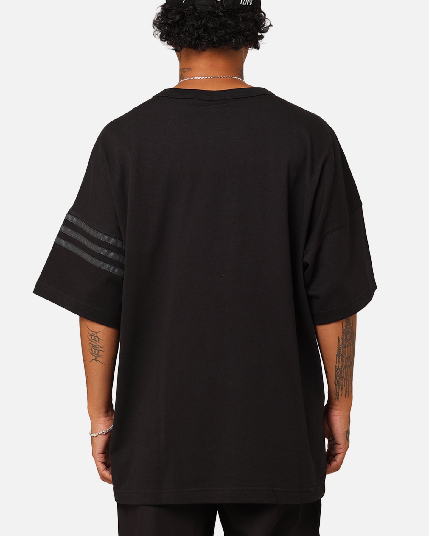 Street Neuclassic T-Shirt slider