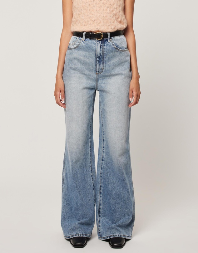 Studio Flare Jeans - Light Vintage Indigo