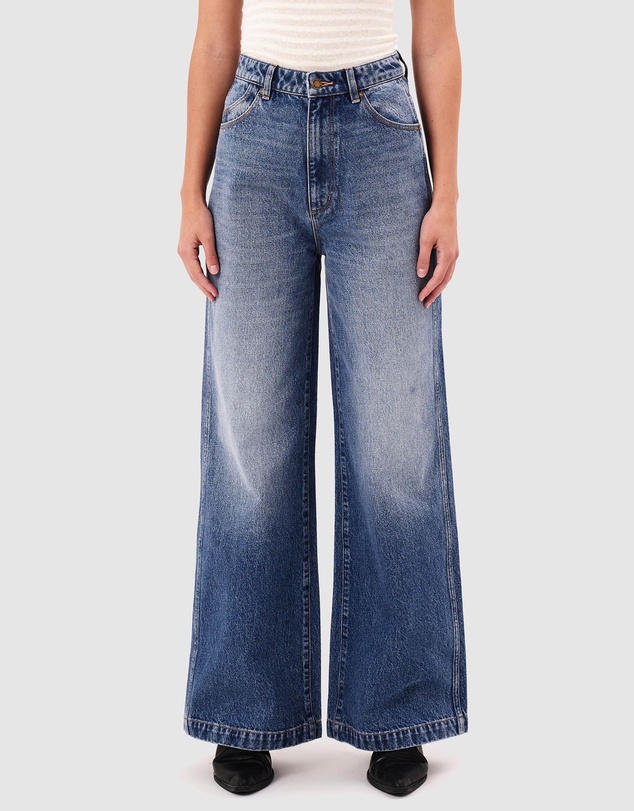 Studio Flare Jeans - Mid Vintage Blue