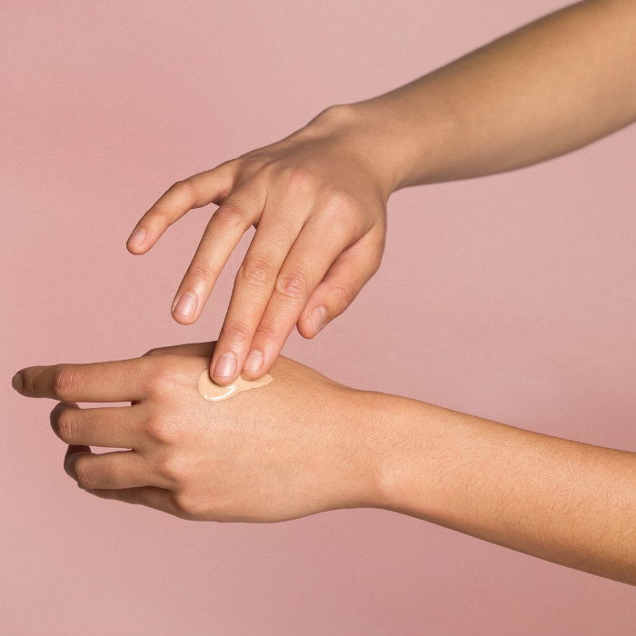 Illuminating Tinted Moisturiser SPF15 slider