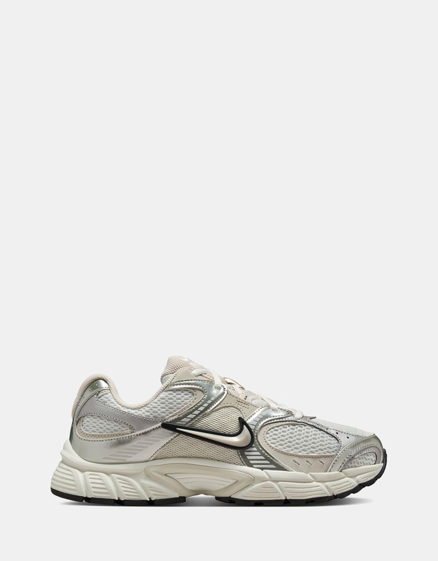 V5 RNR - Women's - Summit White, Light Orewood Brown, Sail & Black
